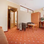 Hoff Wellness & 4*