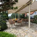 Hoff Wellness & 4*