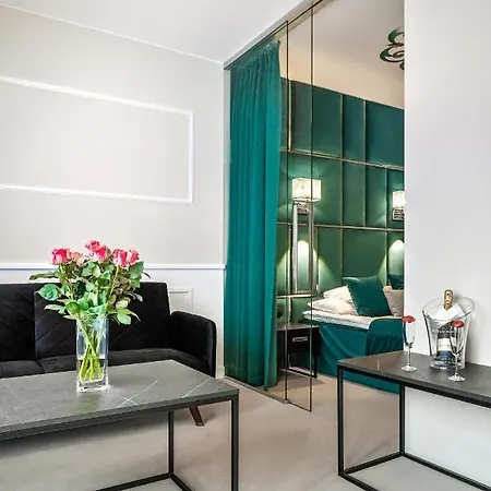 Hoff Wellness & فندق مبيت وإفطار تشوستش