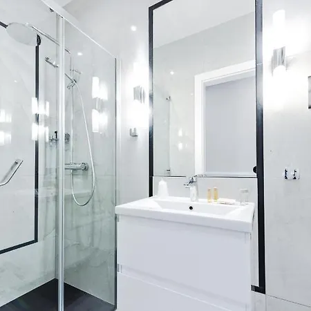 Hoff Wellness & فندق مبيت وإفطار تشوستش