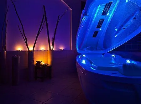 Hoff Wellness & فندق مبيت وإفطار 3*
