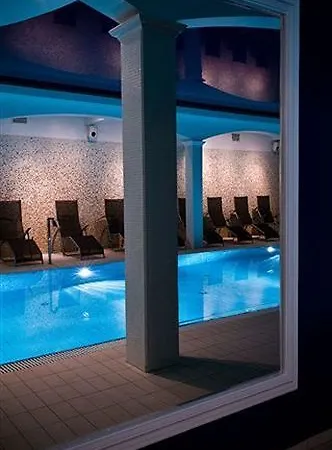 Hoff Wellness & فندق مبيت وإفطار تشوستش